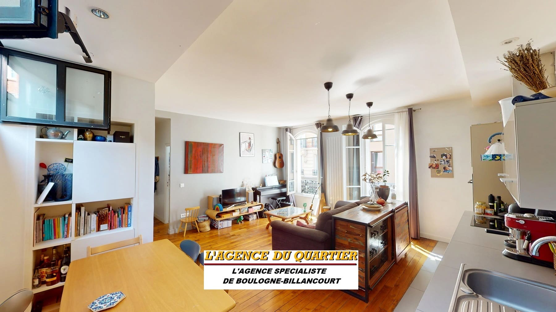 Pièce à vivre d'un bien immobilier à Boulogne-Billancourt